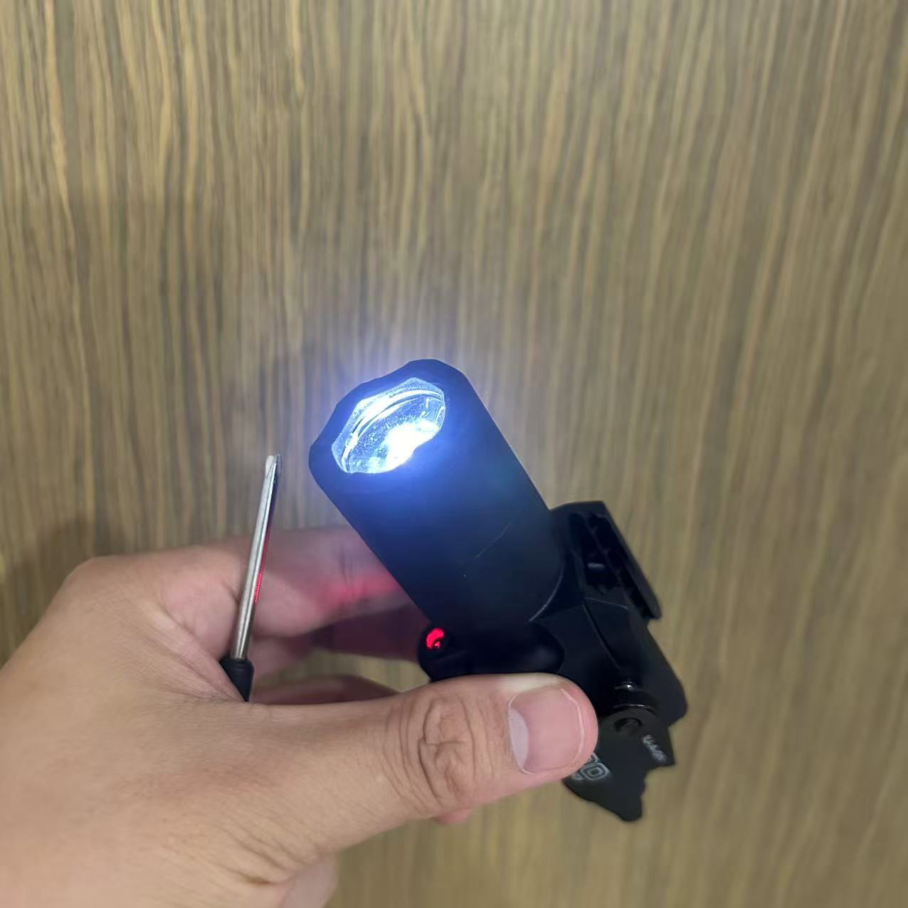 X400U Tactical Infrared Laser  - Industrial Laser Gun recension och pris